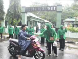 Persit KCK Cabang XXV Kodim 1002 Bagikan Takjil, Pererat Silaturahmi dengan Masyarakat