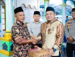Safari Ramadhan di Kecamatan Panai Hulu, Wabup Labuhanbatu Serahkan Bantuan 50 Paket Sembako 