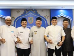 Gubernur H. Muhidin Komitmen Jaga Kekompakan untuk Pembangunan Banua; Hadiri Buka Bersama Wakil Gubernur Kalsel Hasnuryadi