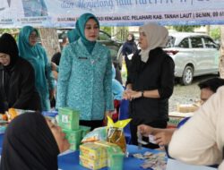 Diinisiasi Hj. Fathul Jannah, TP PKK Kalsel Gelar Pasar Murah dan Bakti Sosial di Kabupaten Tanah Laut