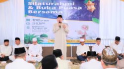 Gubernur H. Muhidin Berbuka Puasa Bersama