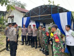 Personel Kodim 1002/HST Bersama Polres HST dan Instansi Terkait Amankan Arus Mudik Lebaran di HST