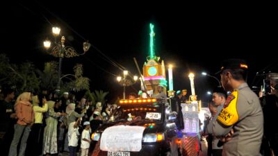 Semarak Ramadan, Puluhan Kendaraan Hias Ramaikan Festival Baarak Tanglong di Balangan