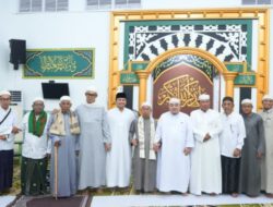 Wagub Kalsel Hasnuryadi Bersama Ulama, Habaib dan Jamaah Hadiri Haul Abah Guru Banjar Indah di Majelis Bani Isma’il Banjarmasin