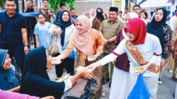 Bupati Labuhanbatu Berbagi Takzil