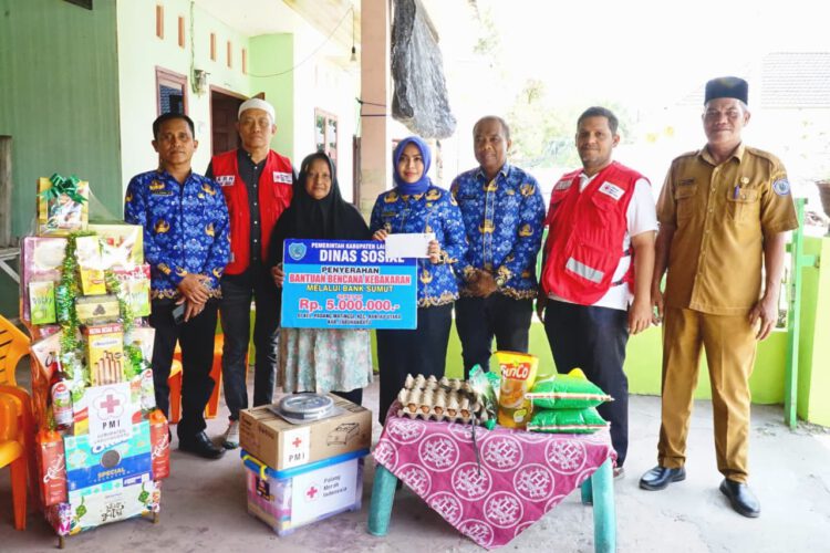 Bupati Labuhanbatu Salurkan Bantuan Korban Kebakaran