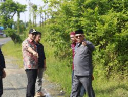Wujud Pemimpin Hadir di Tengah Masyarakat, Bupati dan Wakil Bupati Kotabaru Turun Langsung Cek Jalan Rusak
