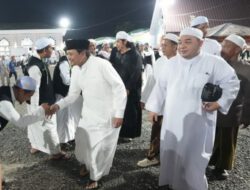 Hadiri Haul ke-2 Abah Guru Banjar Indah, Wagub Kalsel Hasnuryadi Sulaiman Disambut Antusias Jamaah