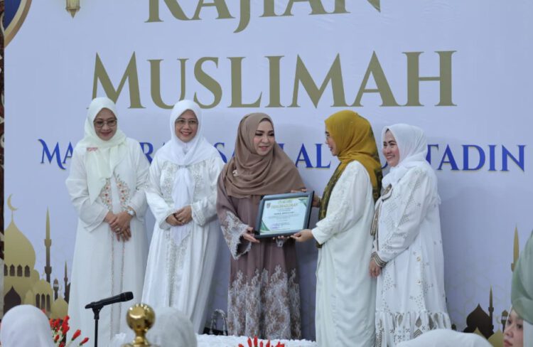 Ketua TP PKK Hj. Fathul Jannah