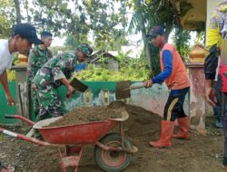 Soliditas TNI dan Warga, Distribusi Material Jembatan Garuda Penuh Semangat