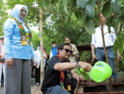 Bertepatan Hari Bumi 2026; Wagub Hasnuryadi Sulaiman Tanam Pohon di Arboretum Ayu Tirta