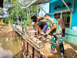 Satgas TNI dan Warga Kebut Pembangunan Jembatan Garuda di Desa Paya