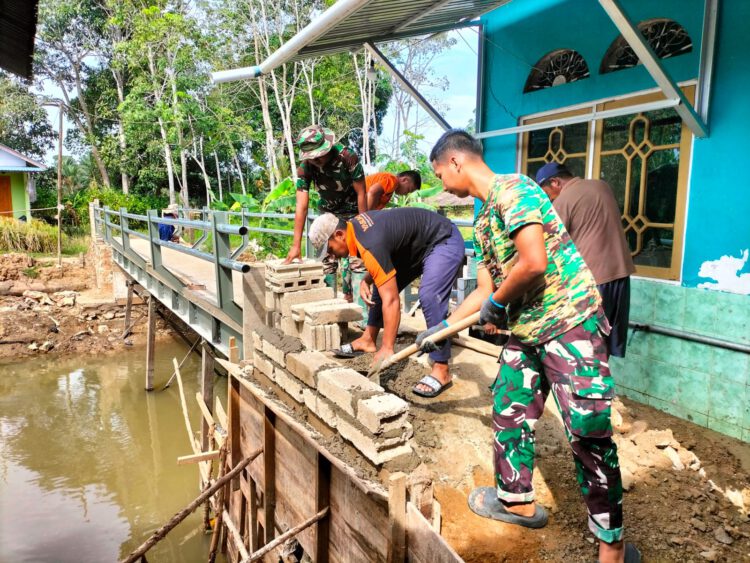 Jembatan Garuda di Desa Paya