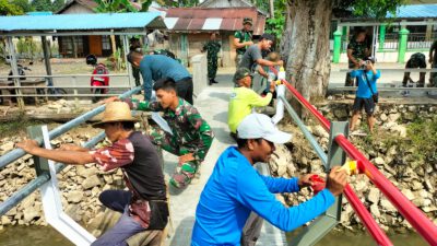 Pengecetan Pagar Jembatan Garuda, Wujud Kemanunggalan TNI dan Rakyat