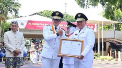 Gubernur Kalsel H. Muhidin Terima Penghargaan Atas Prestasi Penyelenggaraan Pemerintah Daerah Kinerja Tinggi