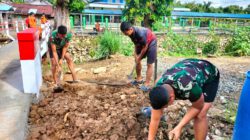 Percepat Pembangunan, Satgas dan Warga Tertibkan Material di Sekitar Jembatan