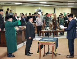 Pengambilan Sumpah Anggota DPRD Pengganti Antar Waktu, Gubernur Kalsel Yakin Mampu Bekerja Sama dengan Pemerintah Daerah