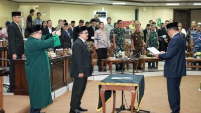 Pengambilan Sumpah Anggota DPRD Pengganti Antar Waktu, Gubernur Kalsel Yakin Mampu Bekerja Sama dengan Pemerintah Daerah
