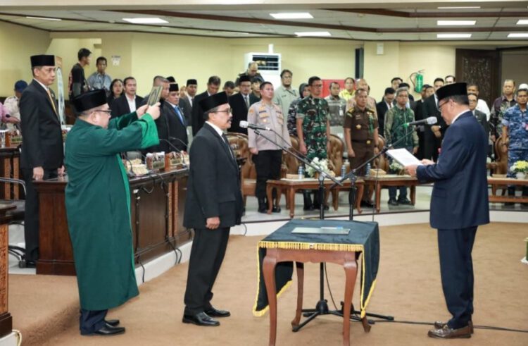 Pengambilan Sumpah Anggota DPRD