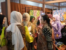 Pesona Sasirangan Kalimantan Warnai Persit Bisa 2, Booth PD XXII/Tambun Bungai Diserbu Pengunjung