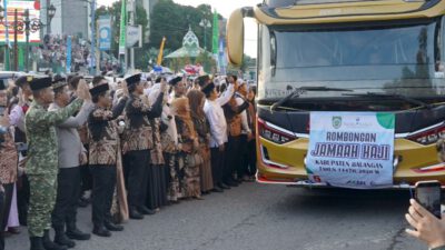 Bupati Balangan Lepas Calon Jemaah Haji