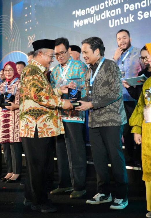 Kalsel Borong 3 Penghargaan Hardiknas