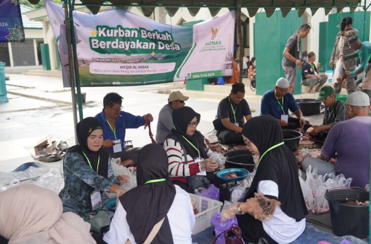 Pemkab Balangan Salurkan 450 Paket Daging Kurban