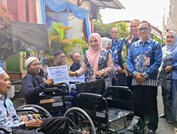 Peringati Hari Lanjut Usia Nasional 2026, Pemprov Kalsel Salurkan Bantuan dan Berikan Apresiasi kepada Lansia