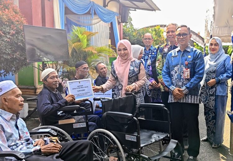 Peringati Hari Lanjut Usia Nasional 2026, Pemprov Kalsel Salurkan Bantuan dan Berikan Apresiasi kepada Lansia