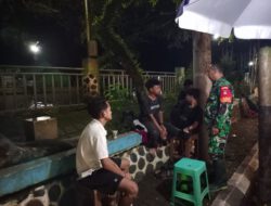 Cegah Kenakalan Remaja, Babinsa Barabai Gencarkan Komunikasi Sosial dengan Pemuda