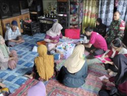 Wujud Sinergi TNI dan Tenaga Kesehatan, Babinsa Kawal Layanan Kesehatan Keliling
