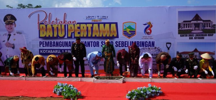 Bupati Kotabaru Letakkan Batu Pertama Empat Kantor SKPD