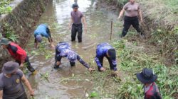 Polres Batola Bersihkan Sungai Wujudkan Program ASRI