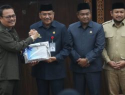 Gubernur H. Muhidin Apresiasi Penetapan Perda Penyelenggara Penanamaan Modal; Memacu Pertumbuhan Ekonomi dan Lapangan Pekerjaan