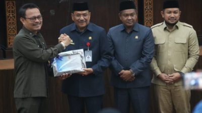 Gubernur H. Muhidin Apresiasi Penetapan Perda Penyelenggara Penanamaan Modal; Memacu Pertumbuhan Ekonomi dan Lapangan Pekerjaan