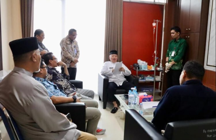 Gubernur H. Muhidin Tinjau Layanan Medical Check-Up (MCU) VIP di RSUD Dr Moch Ansari Saleh