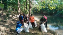 Bati Tuud Koramil Serengan Pimpin Kerja Bakti Bersih Sungai