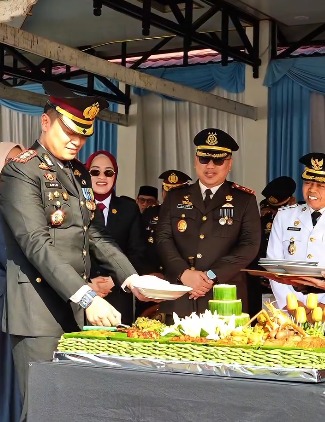 Ketua DPRD Batola Hadiri Upacara Hari Bhayangkara ke-80