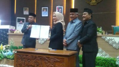 DPRD Barito Kuala melaksanakan sidang Paripurna