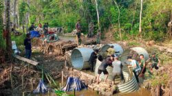 Kodim 1002/HST Optimalkan Gotong Royong Bangun Empat Jembatan