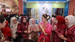 Ketua Dekranasda Kalsel Kenalkan Produk Unggulan Banua di HUT Dekranas ke-46, Bertemu Langsung Selvi Gibran
