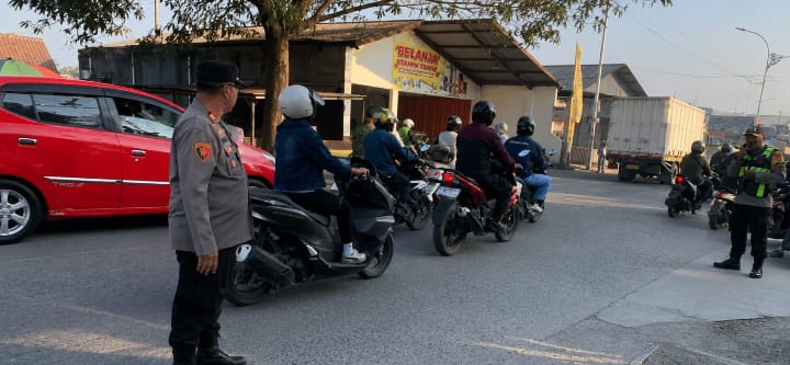 Kapolsek Serang Baru Pimpin Pengaturan Lalu Lintas Pagi