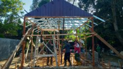 Kodim 1002/HST rehabilitasi rumah warga melalui TMMD ke-129 di Desa Awang