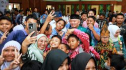 Bersama Anak Banua, Gubernur H. Muhidin dan Hj. Fathul Jannah Tebar Semangat Hari Anak Nasional Menuju Indonesia Emas 