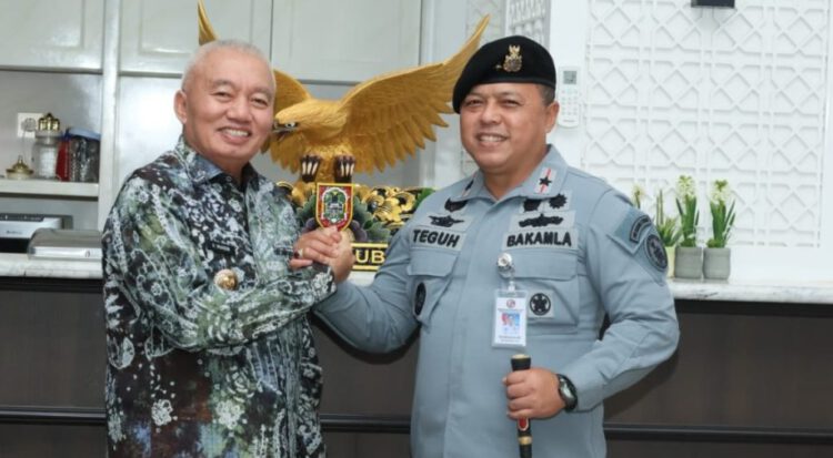 Sinergi Antar Lembaga; Gubernur H. Muhidin Terima Kunjungan Kehormatan Kepala Zona Tengah Badan Keamanan Laut Republik Indonesia (Bakamla) RI