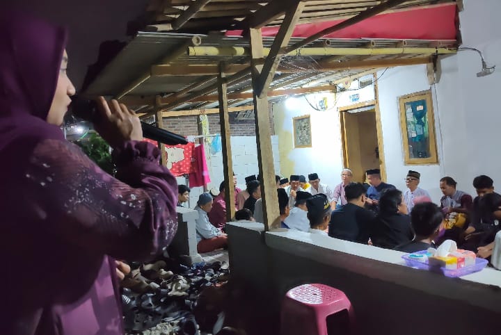 Arnih Aryani Hadiri Tahlil Malam Pertama Almarhumah Ibu Sasih