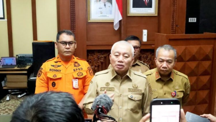 Gubernur H. Muhidin Telepon Langsung GM PLN Kalselteng, Minta Kepastian Listrik Normal di Banua