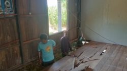 TMMD ke-129 Imbangan Kodim 1002/HST Perbaiki Mushala untuk Tingkatkan Kenyamanan Warga Beribadah