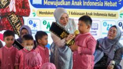 Keceriaan Anak-Anak PAUD Bersama Hj Fathul Jannah Muhidin di Perpustakaan
