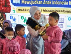 Keceriaan Anak-Anak PAUD Bersama Hj Fathul Jannah Muhidin di Perpustakaan